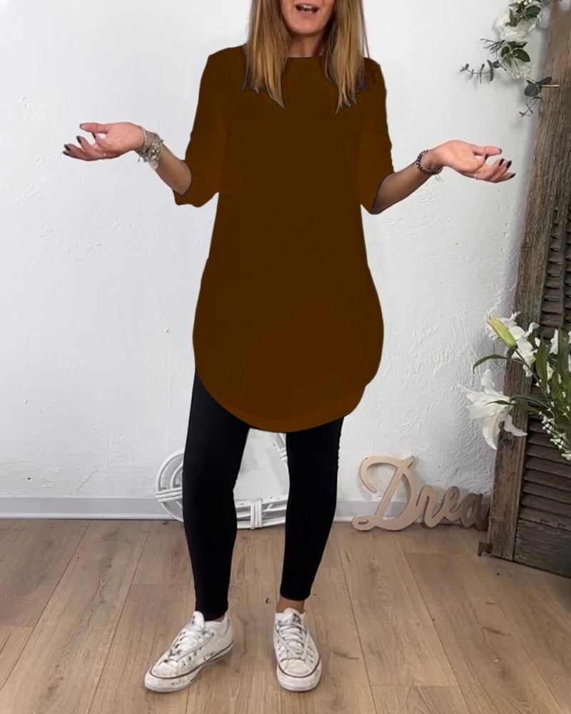 טופ באורך בינוני עם צווארון עגול