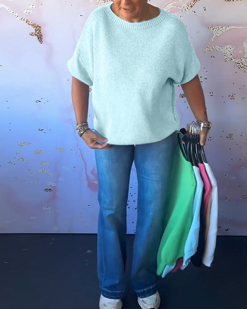 סוודר בצבע אחיד עם גזרה נינוחה וצווארון עגול