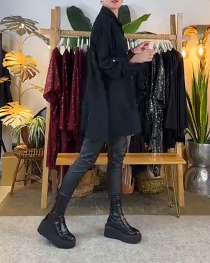 חולצה נינוחה בגזרה רחבה עם גזרה רגילה, כיסים ונצנצים