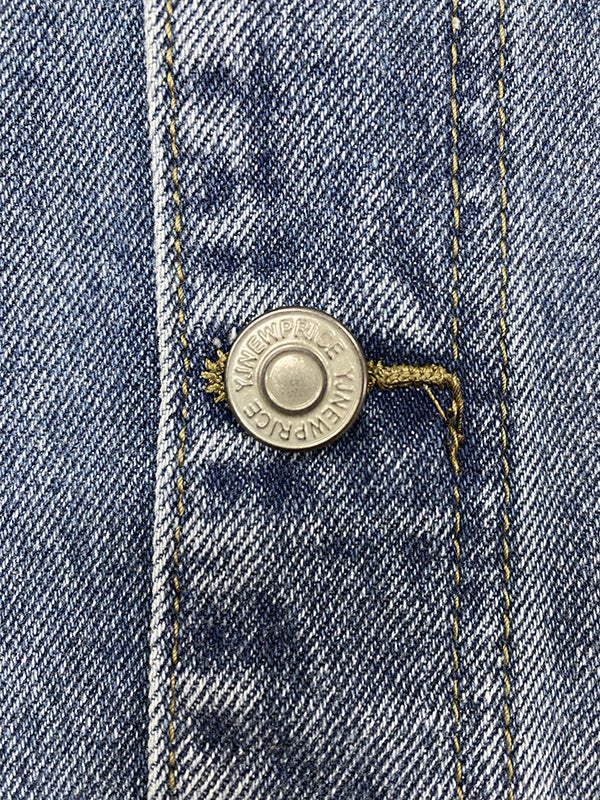 High-Waisted Loose-Fit Jeans with Buttoned Pockets