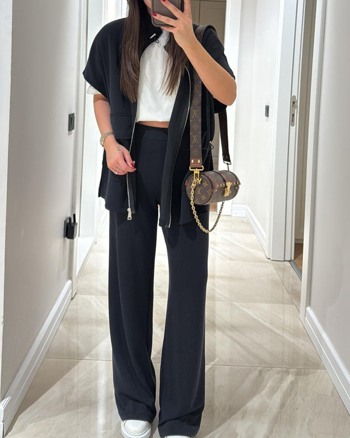 סט טופ ומכנסיים בגזרה נמתחת עם מותן רגוע