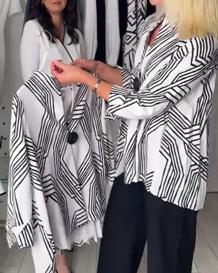 חולצה קפלים נינוחה עם הדפס ניגוד