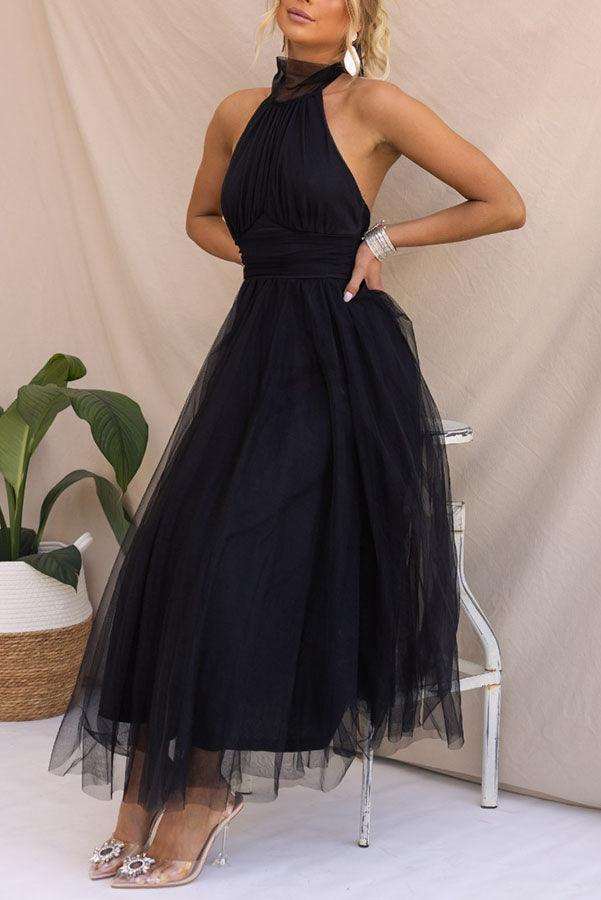 Enchanting Tulle Halter Maxi Dress with Gathered Detailing