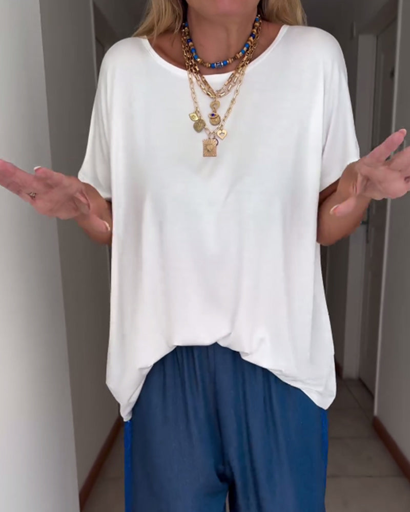 חולצת טי חלקה עם שרוולים קצרים וצווארון עגול