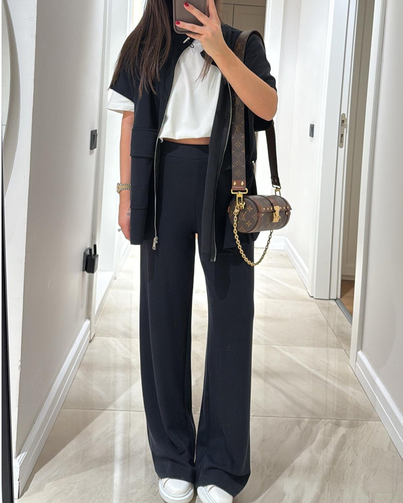 סט טופ ומכנסיים בגזרה נמתחת עם מותן רגוע