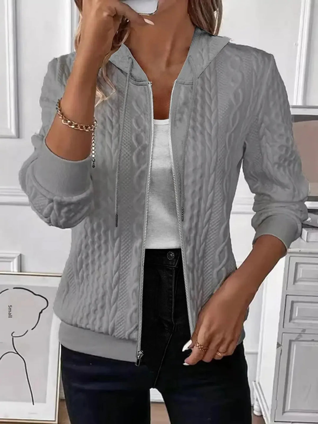 אלברין - ז'קט בומבר עם רוכסן ועיצוב סריג בכבלים