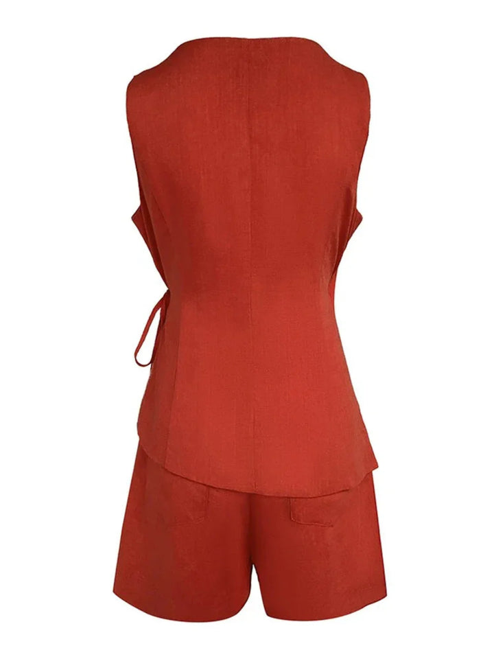 סט טופ ללא שרוולים עם צווארון V מפשתן ומכנסיים קצרים רגועים