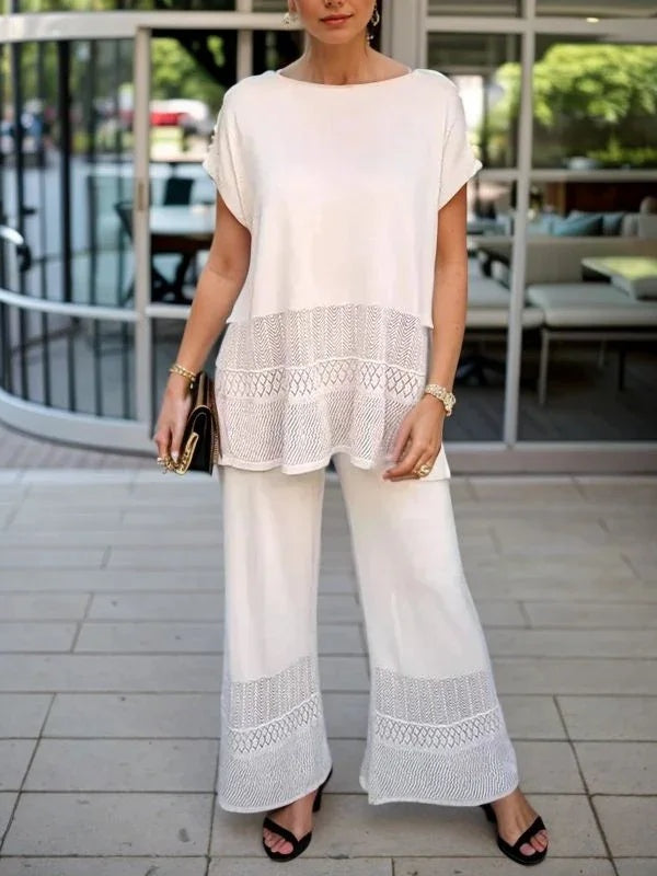 סט של חולצה עם צווארון עגול ושרוולים קצרים בעיצוב חלול ומכנסיים רחבים