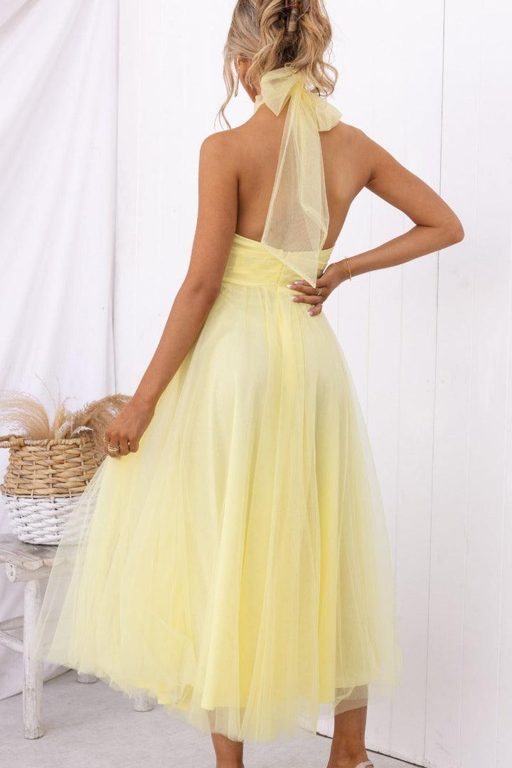 Enchanting Tulle Halter Maxi Dress with Gathered Detailing
