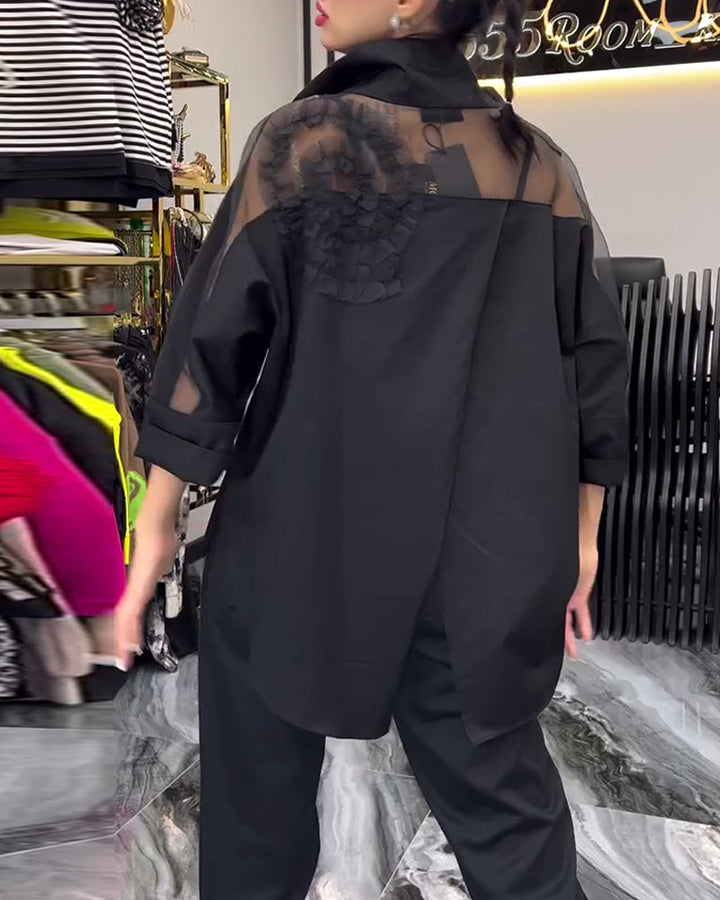 חולצה עם טלאים ודוגמא פרחונית וצווארון הפיך