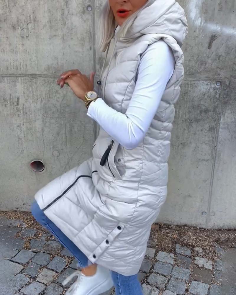מעיל מרופד קל משקל ללא שרוולים עם קפוצ'ון ורוכסן