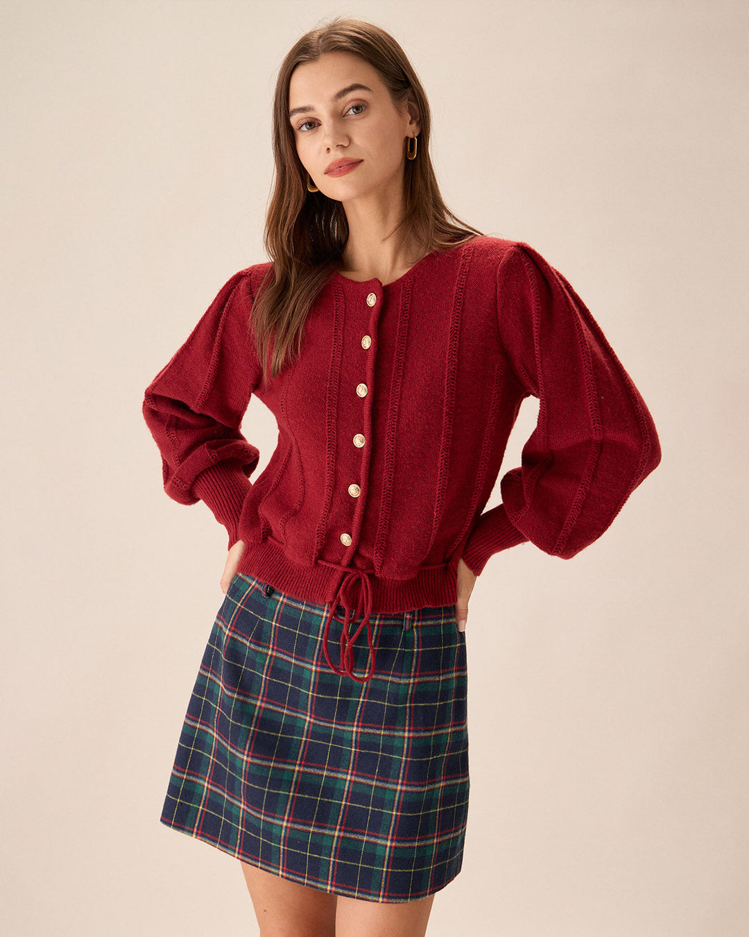 Einreihige Strickjacke mit roten Ballonärmeln