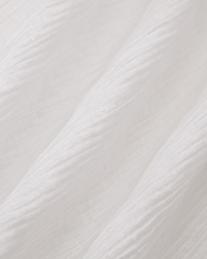 Schwarzes, geripptes Maxikleid mit kontrastierenden פרטים aus Strick